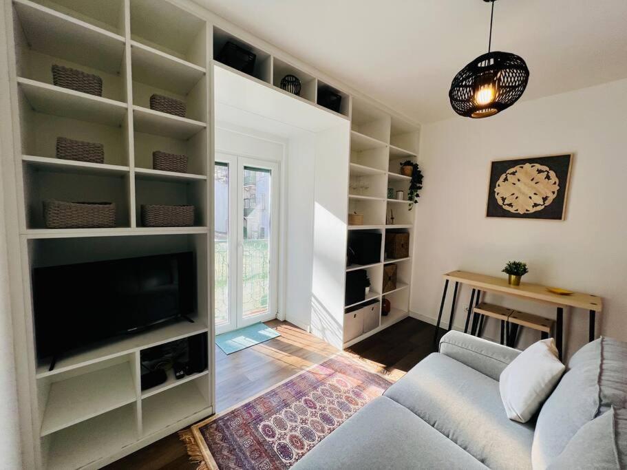 Apartment Modern Comfort Within Ancient Streets Lisbon