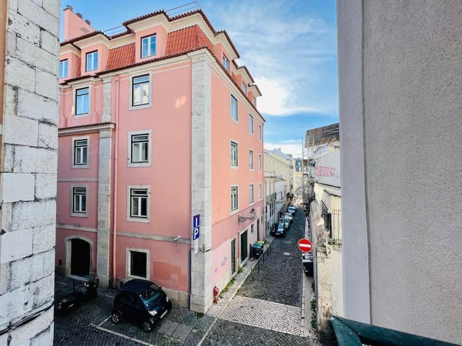 Modern Comfort Within Ancient Streets Apartamento